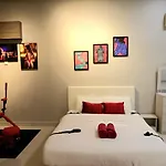 Palazio 情趣民宿 Mount Austin