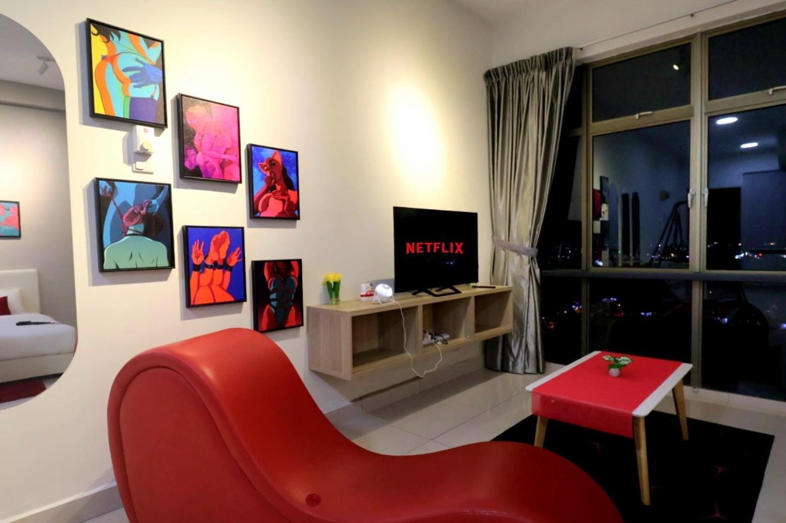 Palazio 情趣民宿 Mount Austin Apartment *