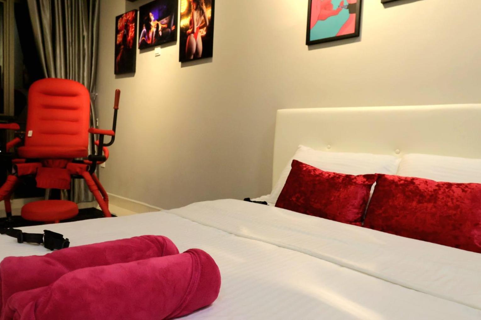 Palazio 情趣民宿 Mount Austin Apartment *